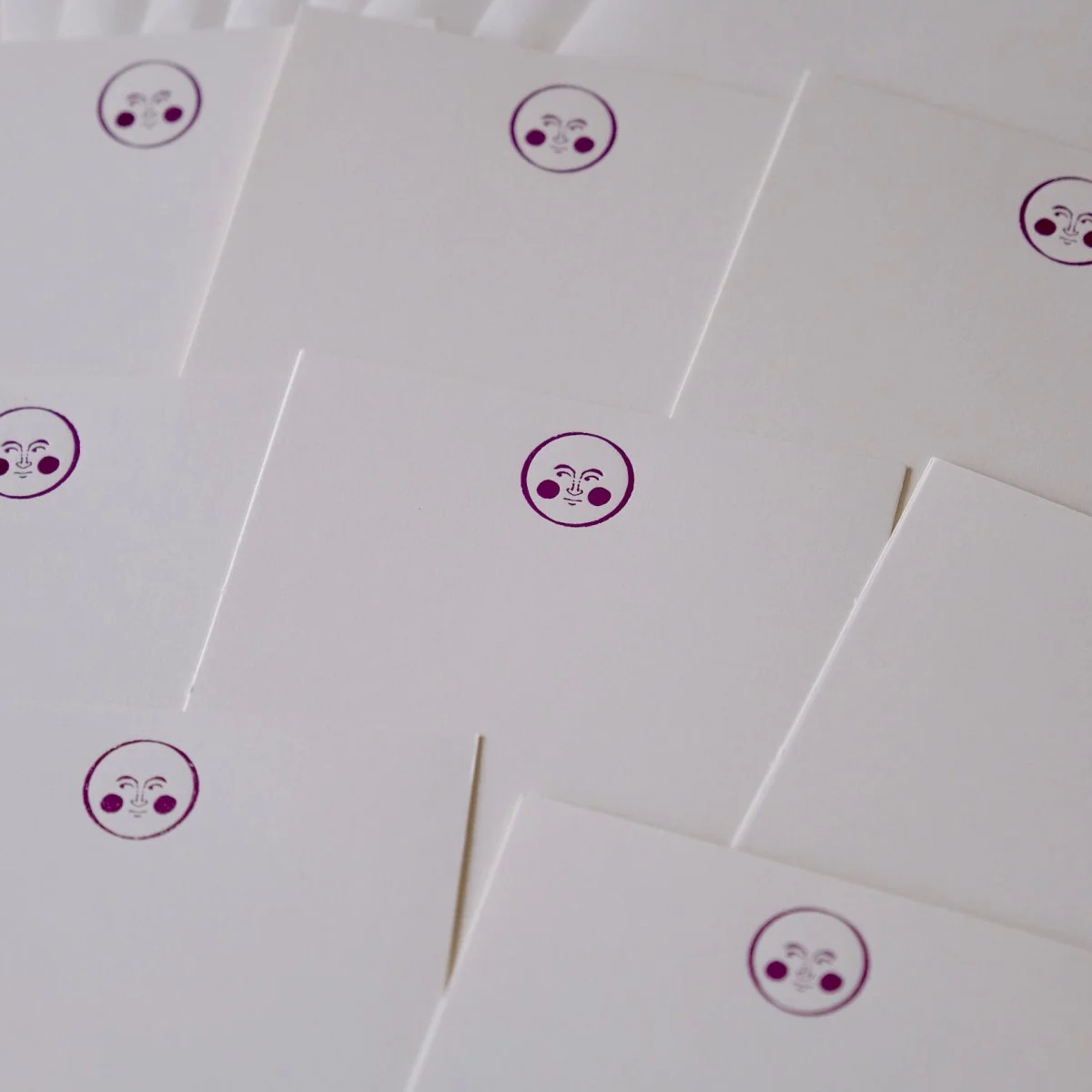 Set de Correspondance Letterpress – Blushing Moon - Organisation de la maison avec des solutions de rangement 30 idées pour bien organiser sa maison et récupérer de l'espace | GQ France