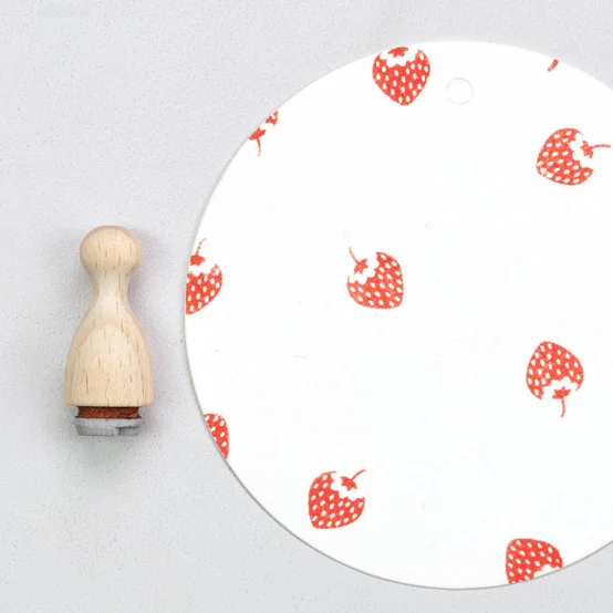 Tampon Petite Fraise - Organisation de la maison avec des solutions de rangement - {'count': 1, 'name': 'Spray'}