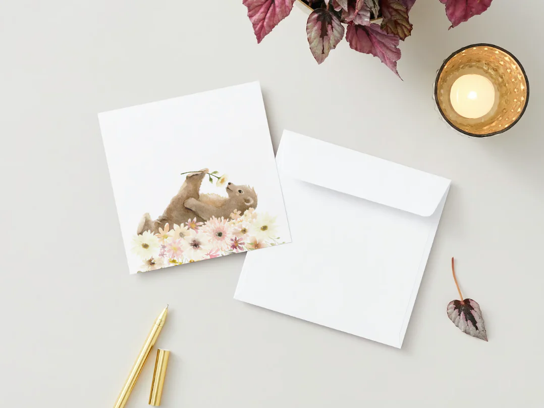 Carte de souhaits - Cartes Ours dans les fleurs - Veille sur toi - Boutique Maman & Bébé – Produits Essentiels au Quotidien