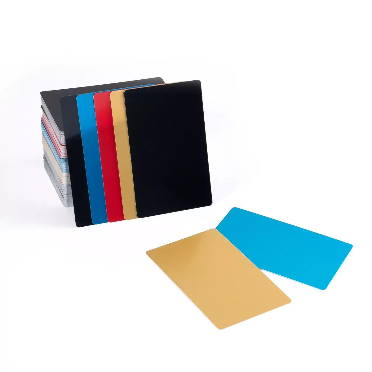 Cartes visite aluminium multicolores pièces E-shop mondial Produits durables modernes accessibles