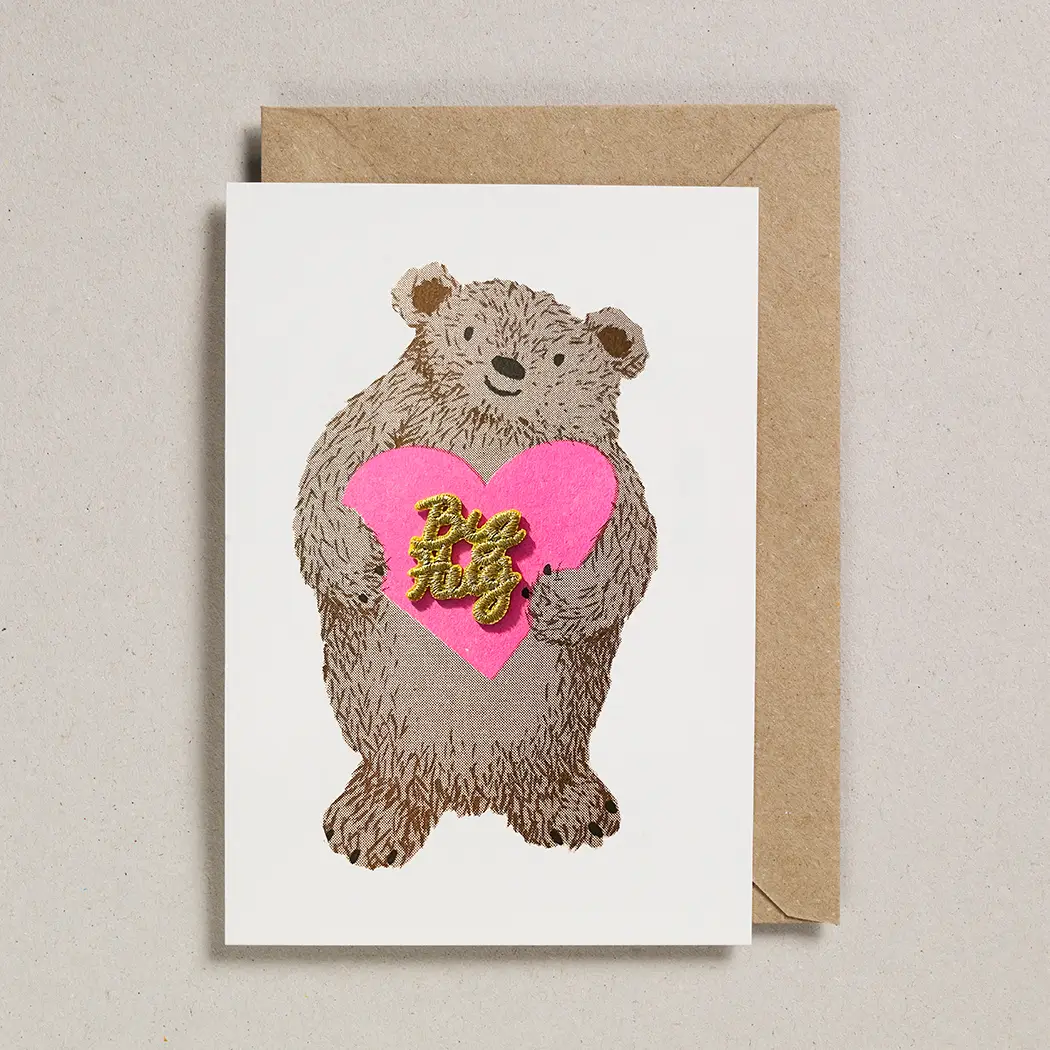 Carte Brodée Bear Hug - Organisation de la maison avec des solutions de rangement - cuisine carte organisation maison solution rangement