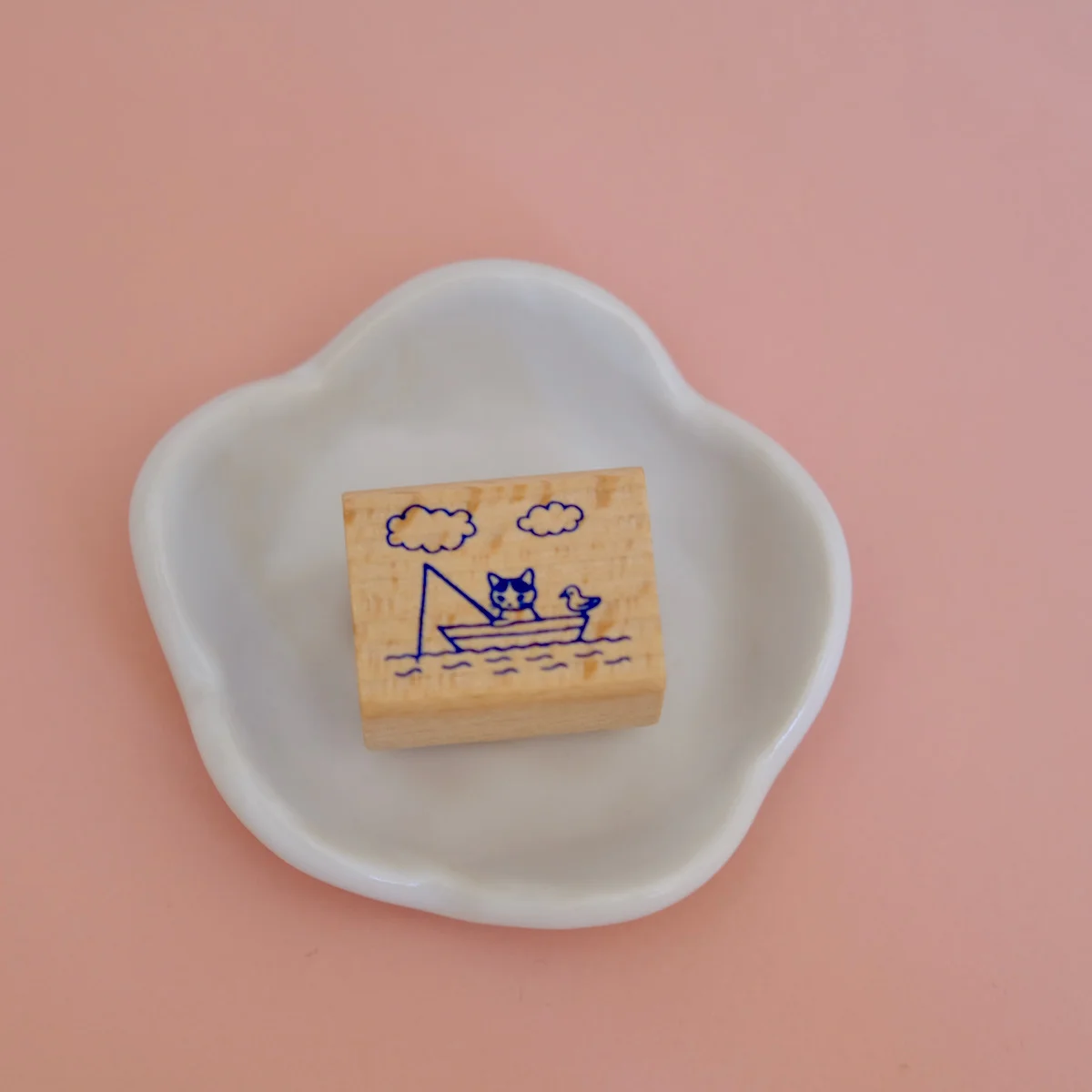 Tampon Japonais Chat Pêcheur - Organisation de la maison avec des solutions de rangement 8 HABITUDES JAPONAISES POUR AVOIR UNE MAISON RANGÉE ET AGRÉABLE À VIVRE