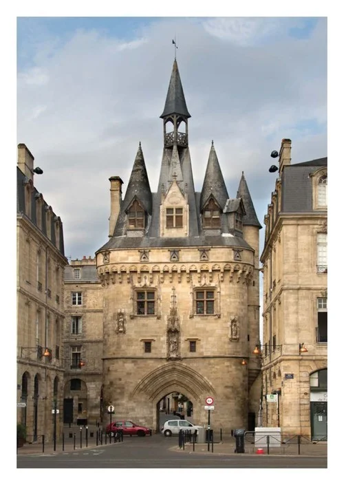 Carte postale – La Porte Cailhau – Bordeaux - Vins Rouges Harmonieux pour Chaque Occasion Repas gastronomique en cabine | Pays d'Enhaut