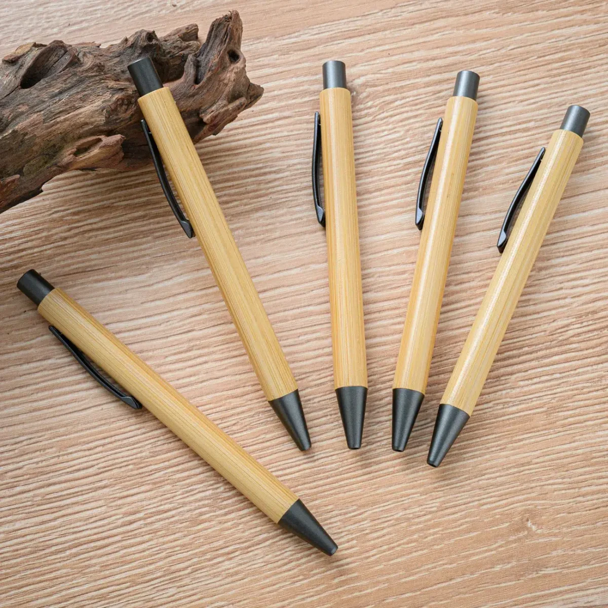 Stylo pour arbre à empreintes – Écriture des prénoms - Accessoires pratiques maison pour un intérieur plus fonctionnel Arbre à empreintes à personnaliser et à imprimer : par  badaboumbadaboumdesign