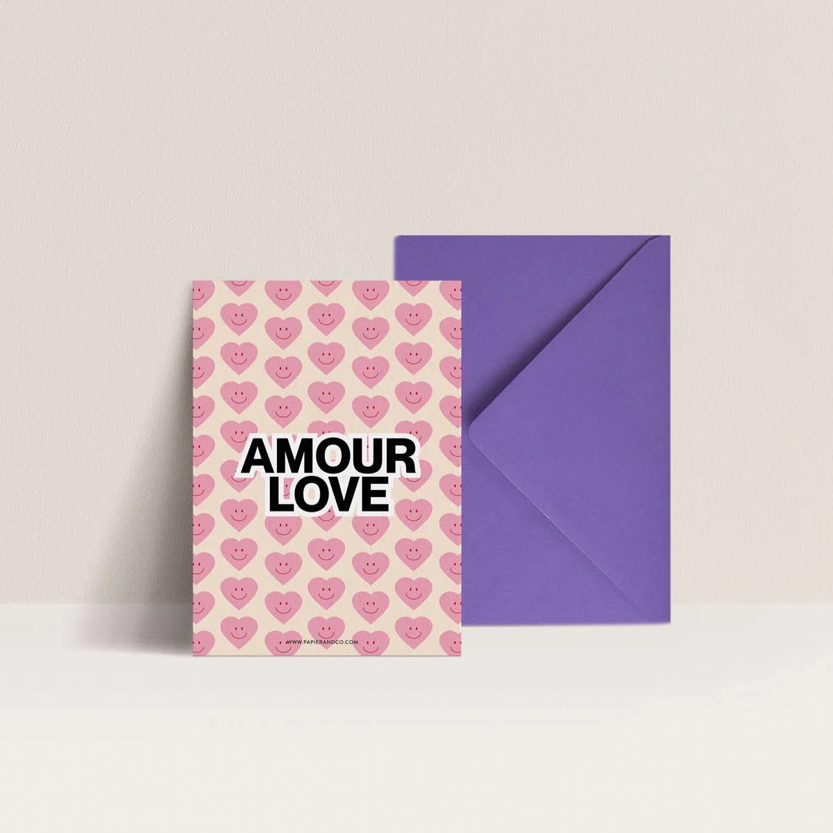 Carte AMOUR LOVE coeurs Univers maison accessoires utiles vie